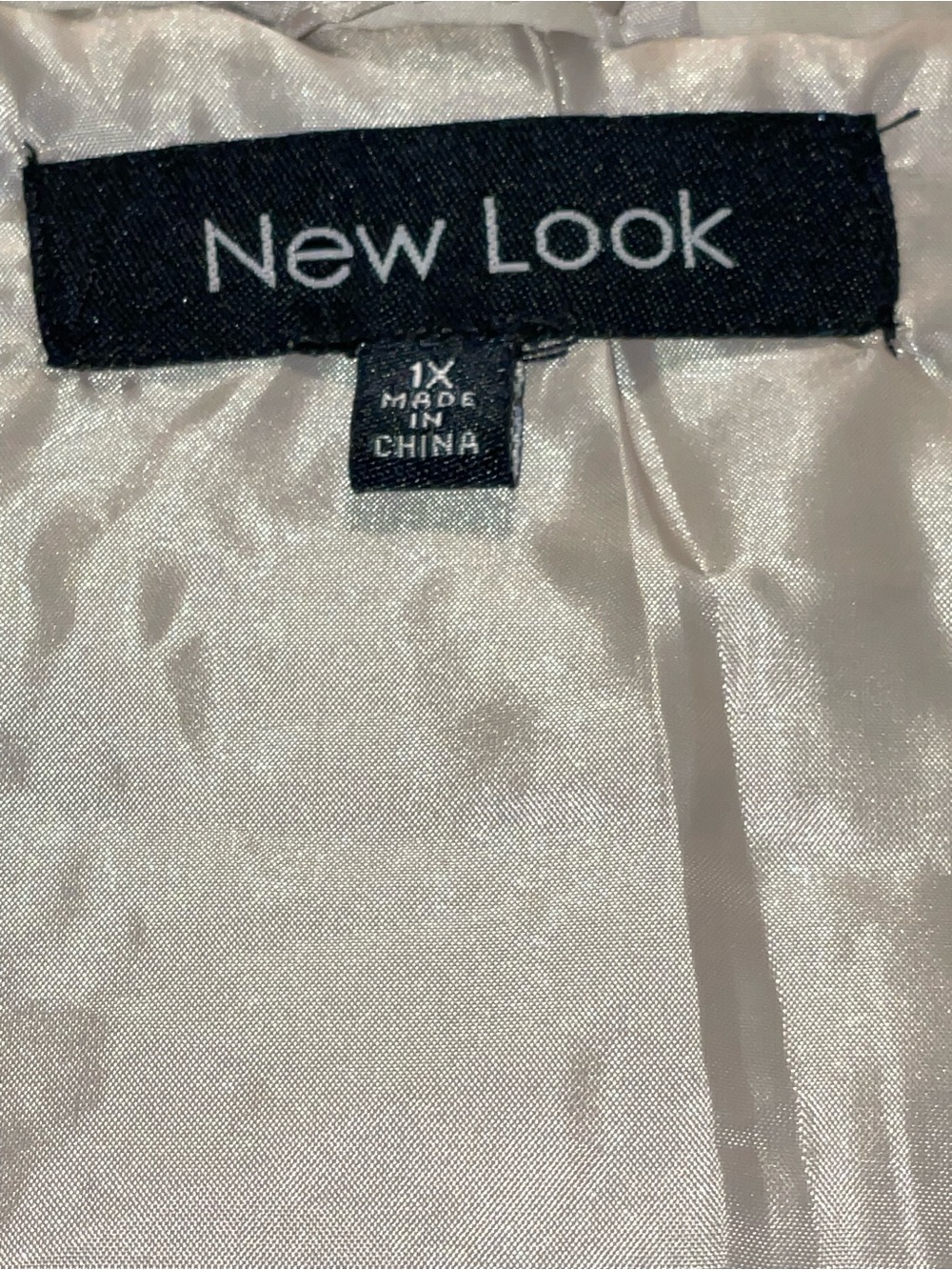 New Look Black and Cream Reversible Puffer Vest-Size 1X - Picture 5 of 9